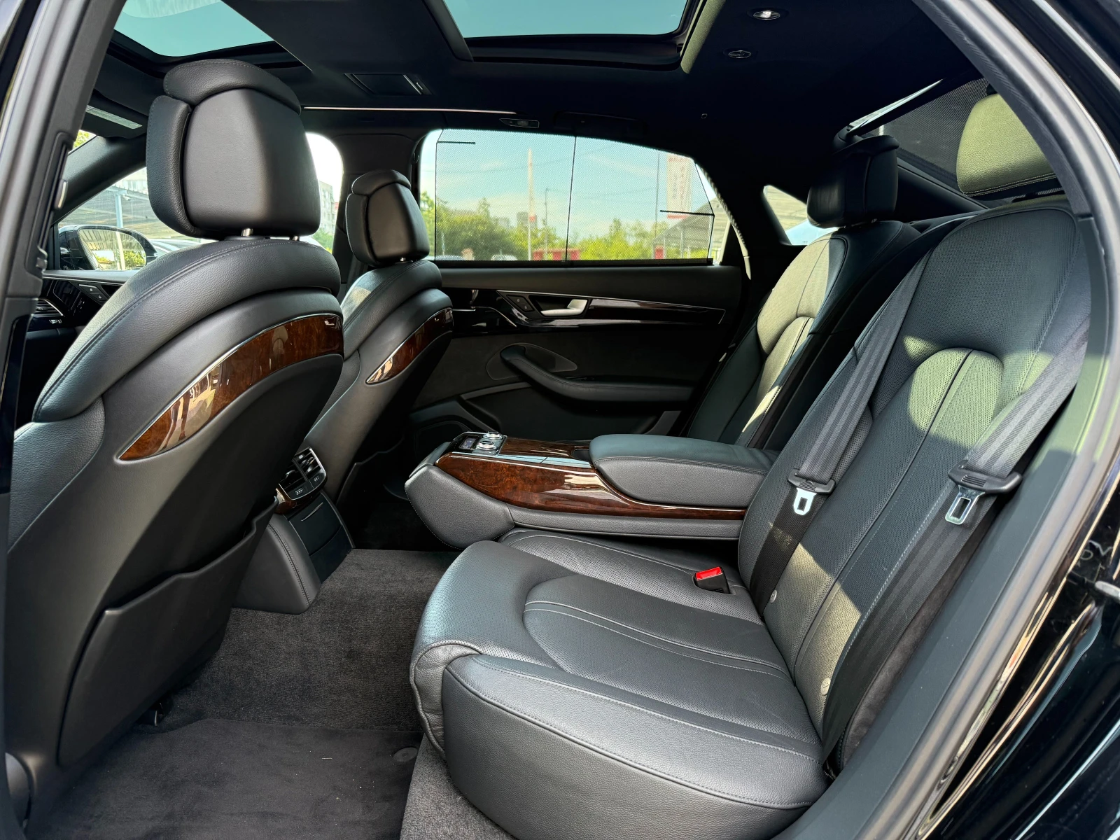 Audi A8 4.0TFSI  LONG - изображение 9