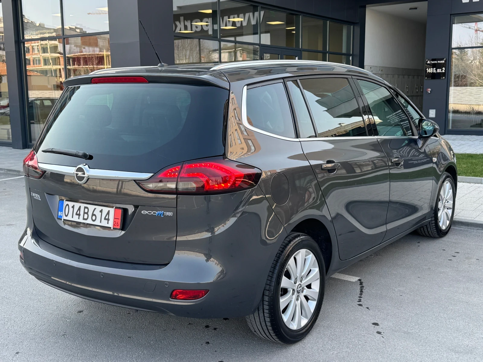 Opel Zafira  1.6i ecoM* COSMO* 7 МЕСТА* КОЖА* EURO 6 - изображение 6