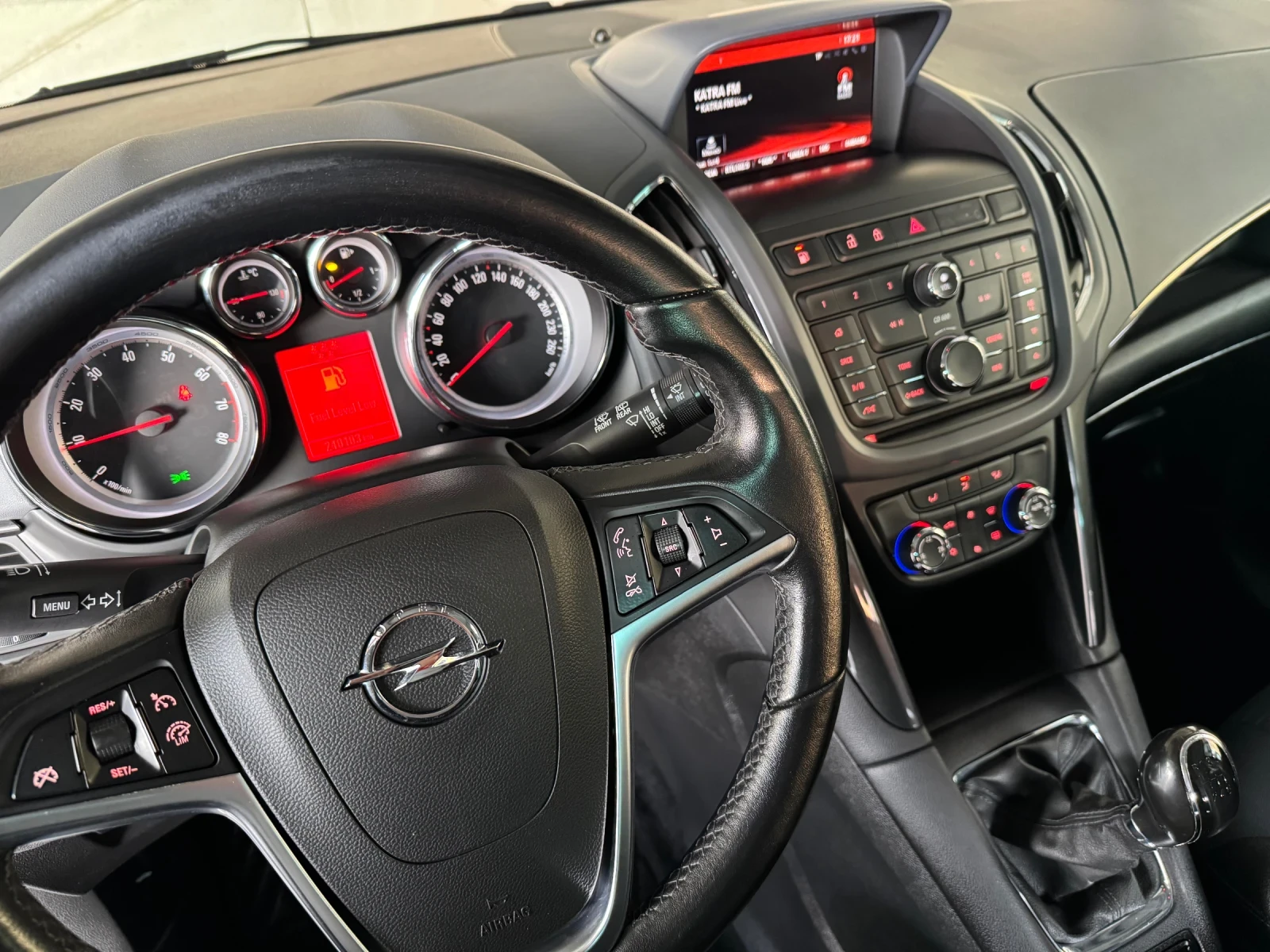 Opel Zafira  1.6i ecoM* COSMO* 7 МЕСТА* КОЖА* EURO 6 - изображение 9