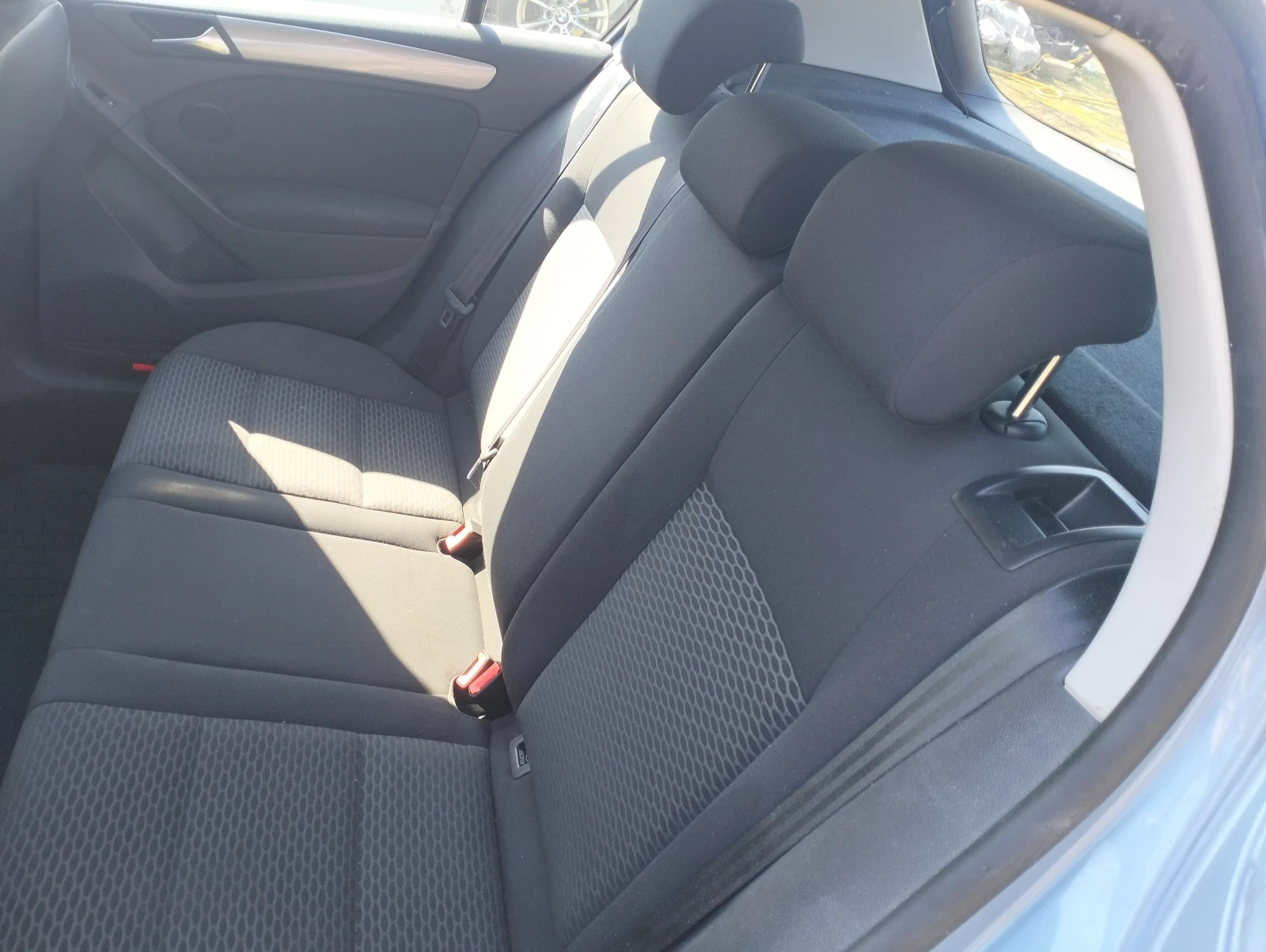 VW Golf 1.4i, снимка 8 - Автомобили и джипове - 53846246