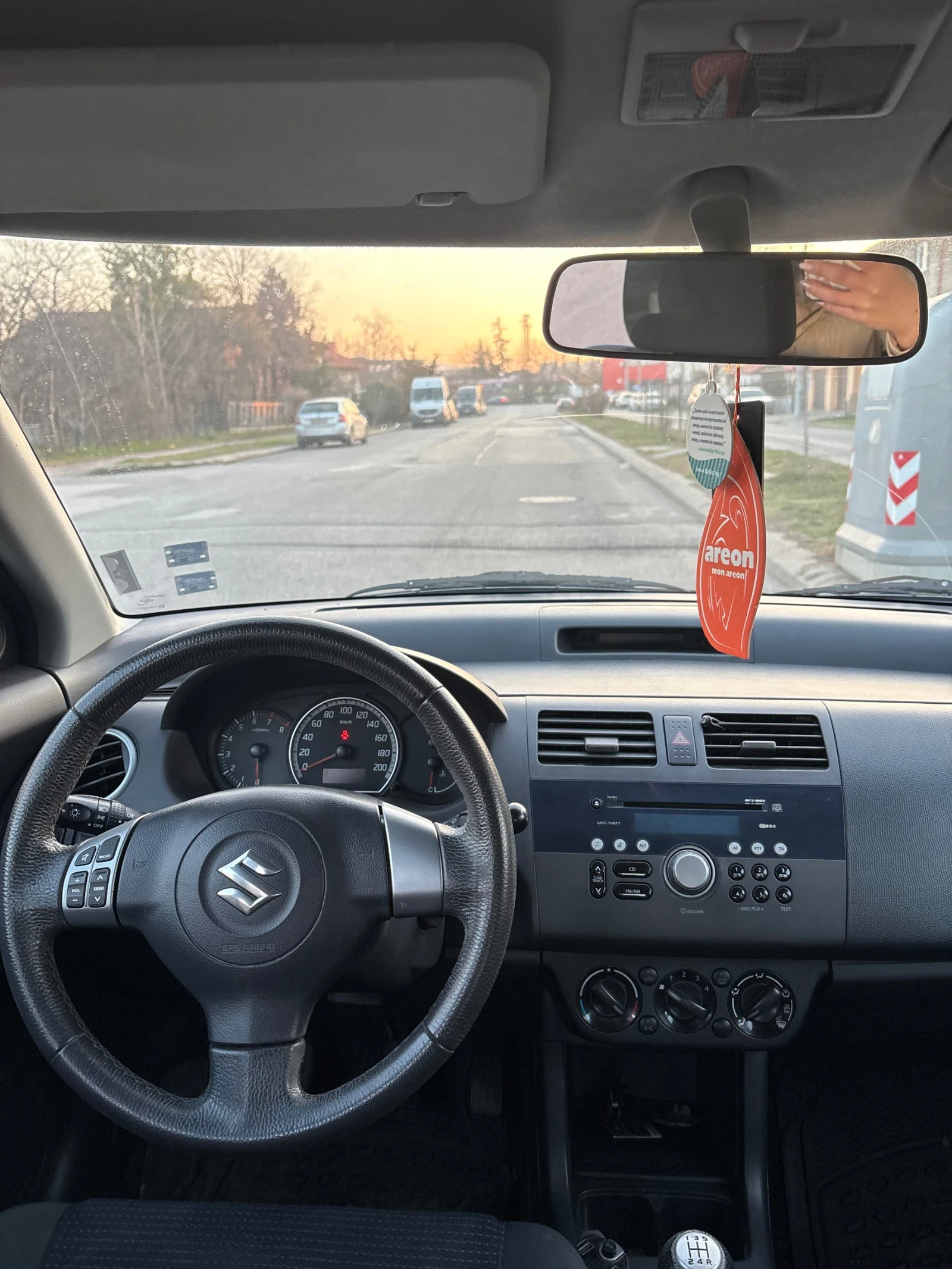 Suzuki Swift, снимка 6 - Автомобили и джипове - 53849549