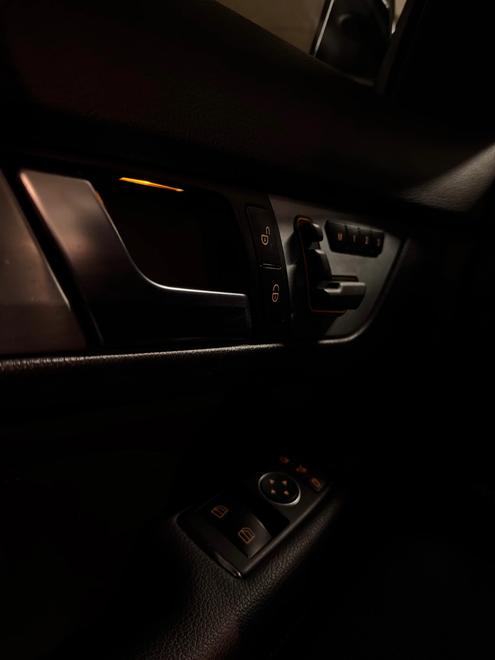 Mercedes-Benz C 350 Бензин / m276 , снимка 11 - Автомобили и джипове - 53962672