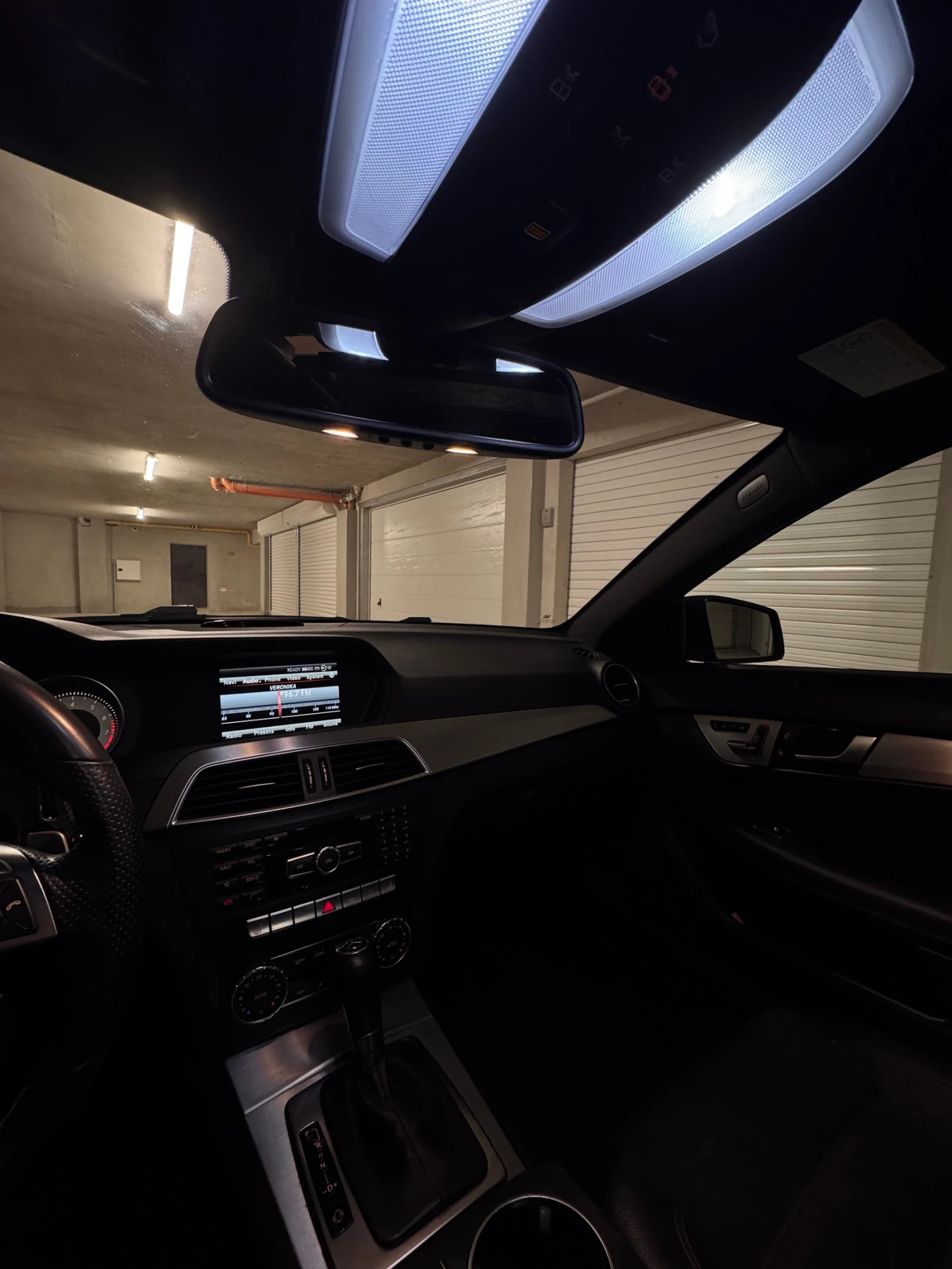 Mercedes-Benz C 350 Бензин / m276 , снимка 13 - Автомобили и джипове - 53962672