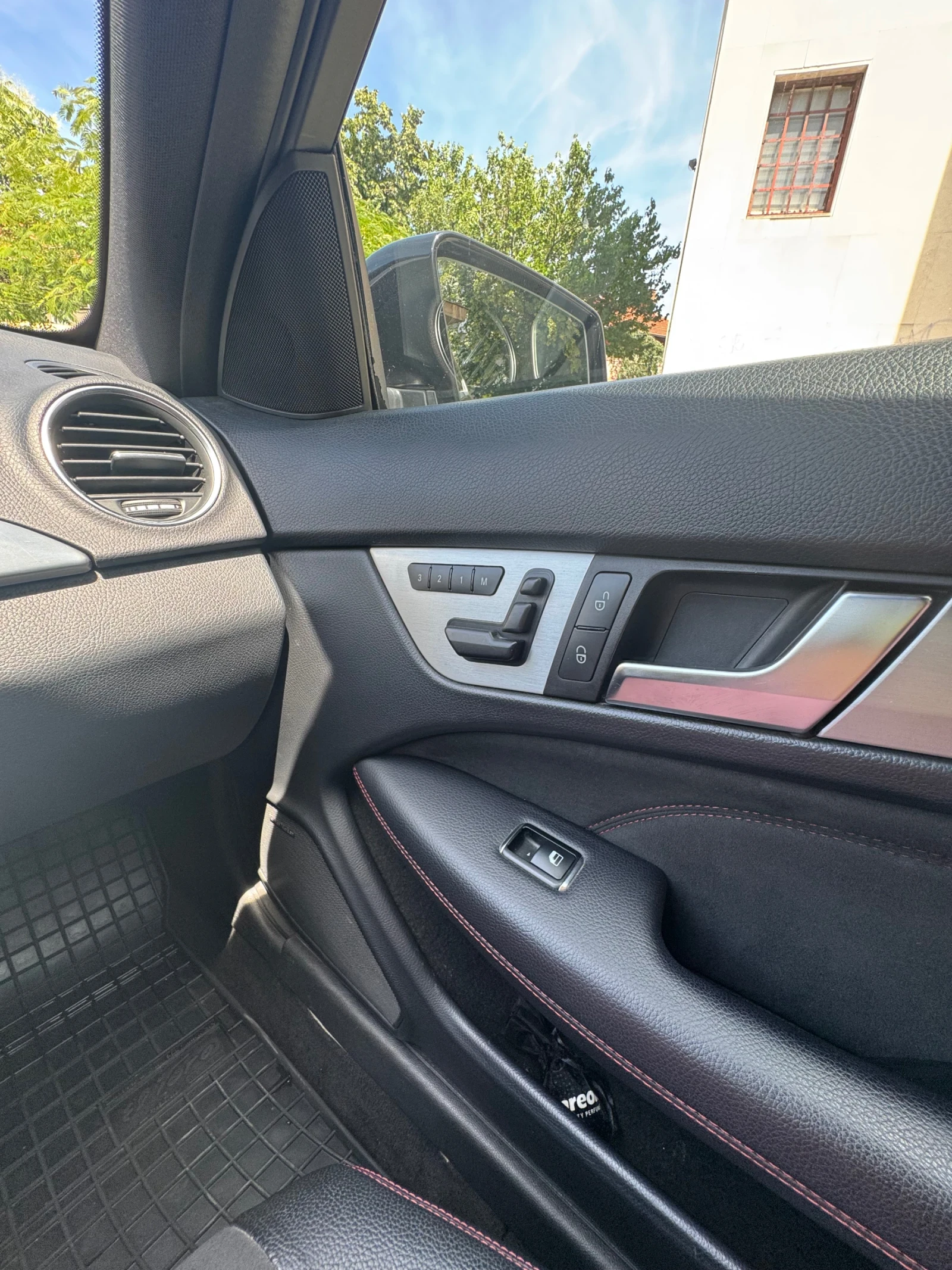 Mercedes-Benz C 350 Бензин / m276 , снимка 11 - Автомобили и джипове - 53962672