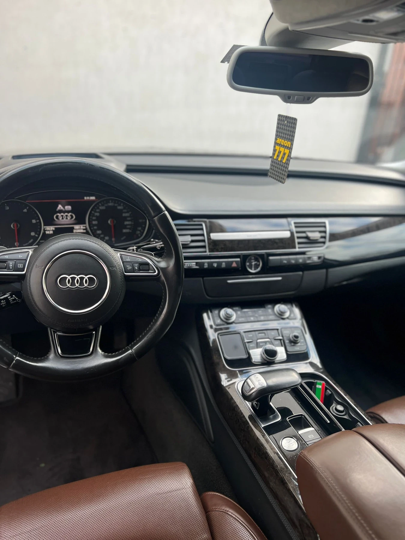 Audi A8  L/4.2TDI/TV/DISTR/BOSE/CAMERA/ОБДУХ/МАСА, снимка 13 - Автомобили и джипове - 54035881