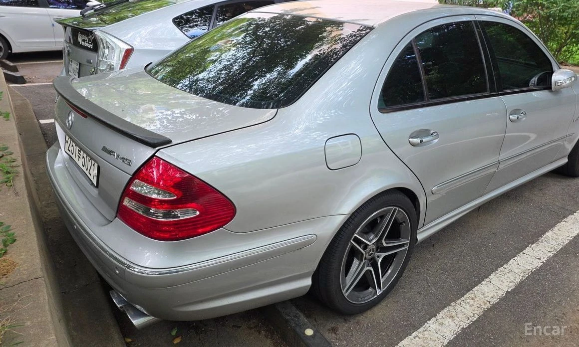 Mercedes-Benz E 55 AMG, снимка 2 - Автомобили и джипове - 54042188