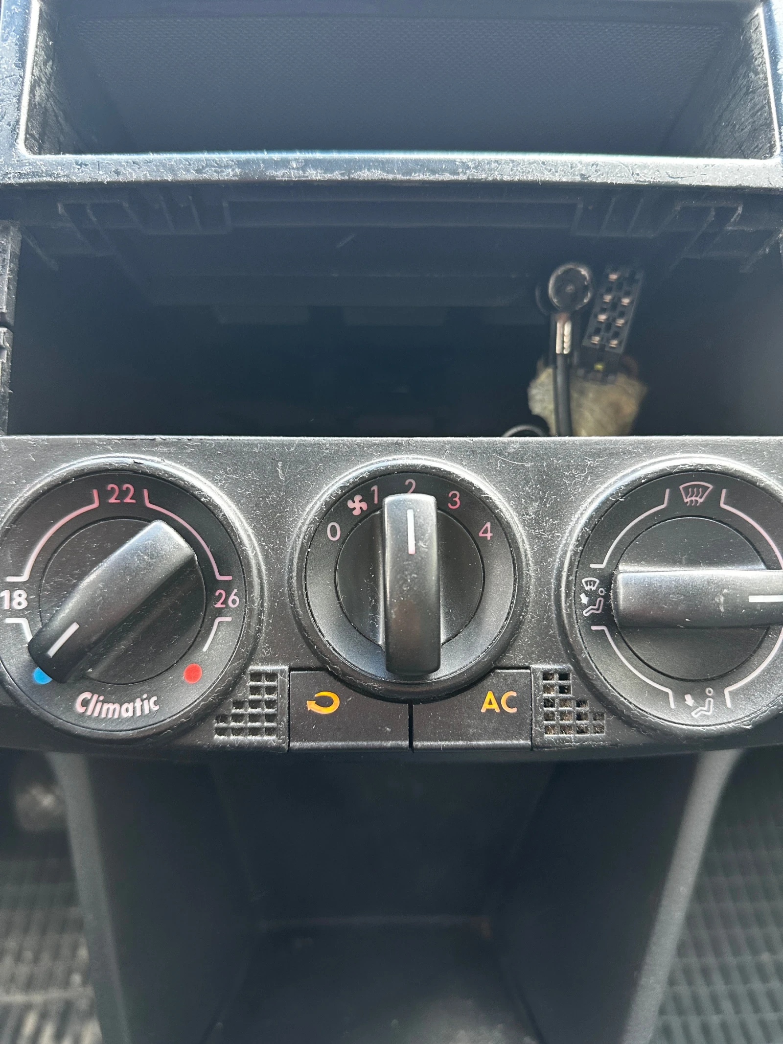 VW Polo 1.9SDI КЛИМА, снимка 8 - Автомобили и джипове - 54150570