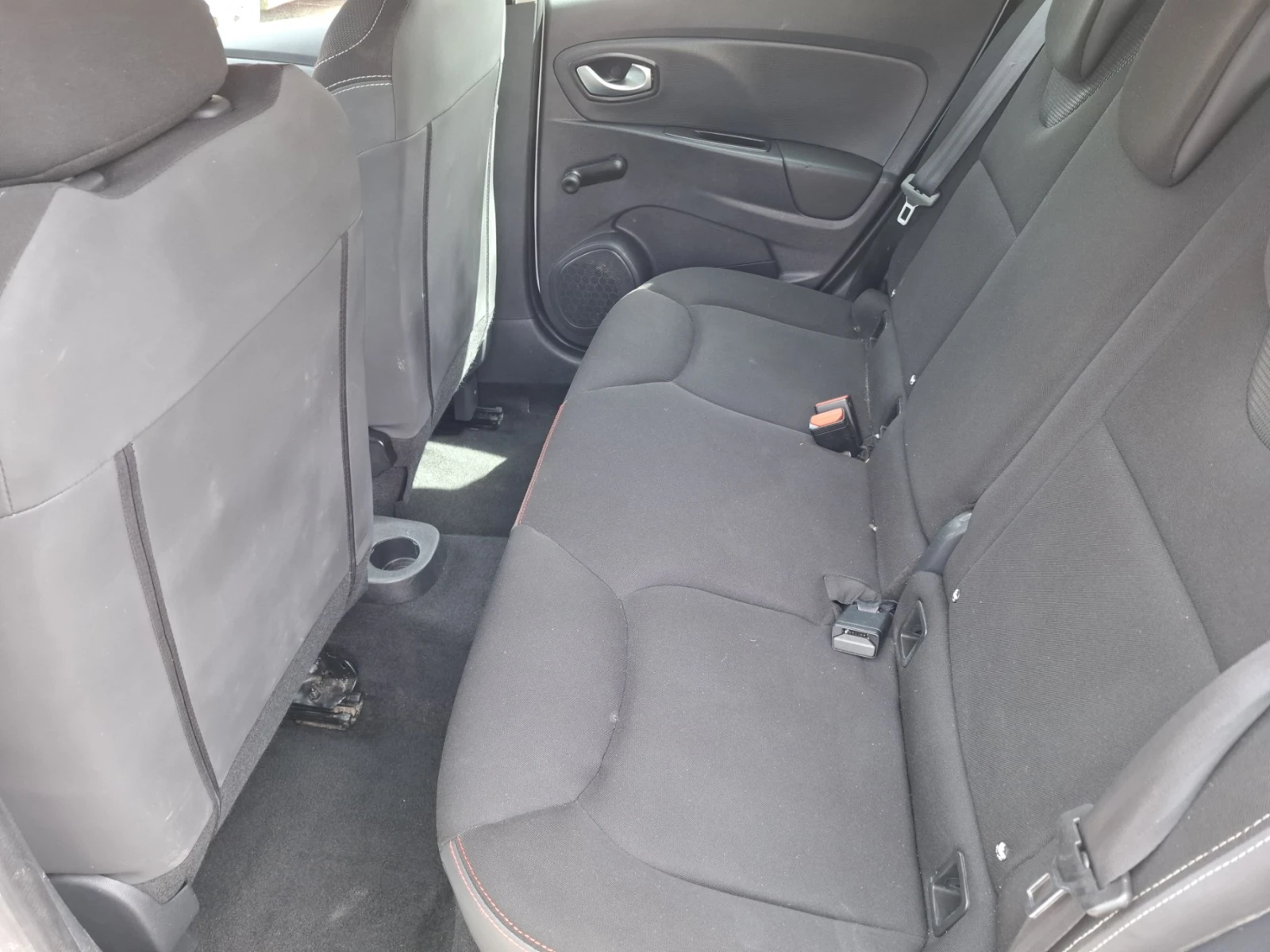 Renault Clio 1.5 dCi * LED * EURO6, снимка 8 - Автомобили и джипове - 54233478