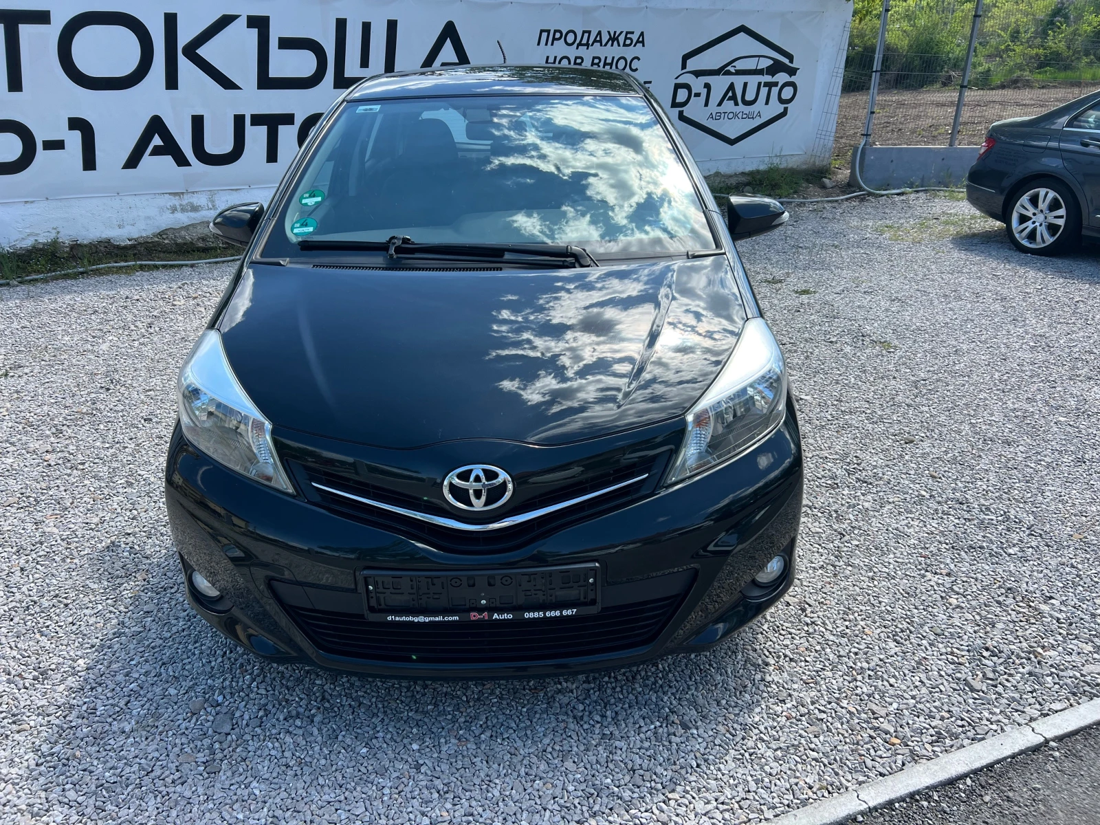 Toyota Yaris 1.3-АВТОМАТИК!, снимка 2 - Автомобили и джипове - 54440878