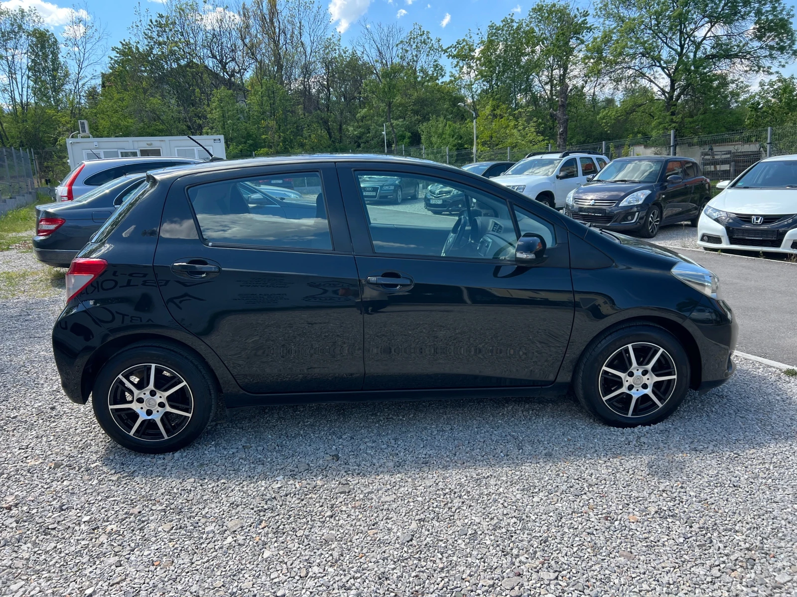Toyota Yaris 1.3-АВТОМАТИК!, снимка 7 - Автомобили и джипове - 54440878