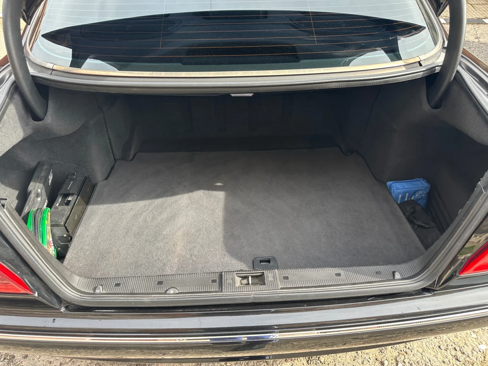 Mercedes-Benz E 220, снимка 11 - Автомобили и джипове - 54478621