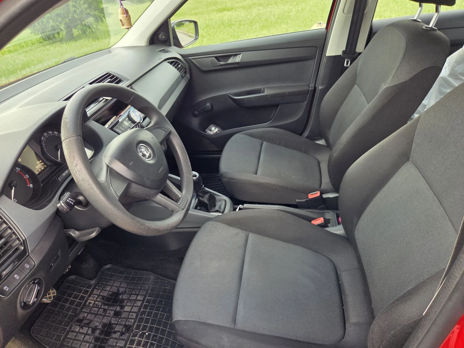Skoda Fabia, снимка 16 - Автомобили и джипове - 54811938