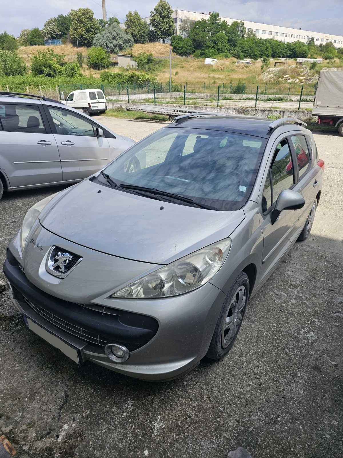 Peugeot 207 1.4 16V SW, снимка 4 - Автомобили и джипове - 55052251
