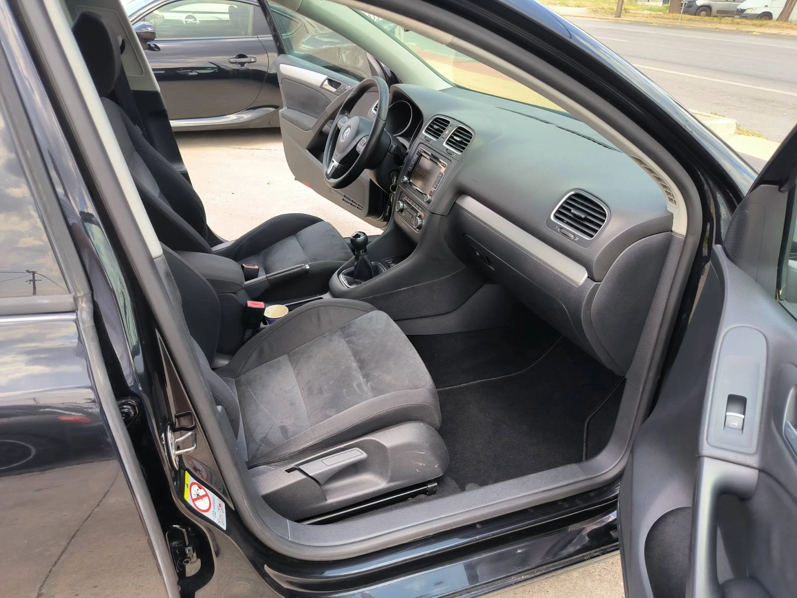 VW Golf 1.6i-Bi-Fuel-Euro-5A, снимка 17 - Автомобили и джипове - 55571794