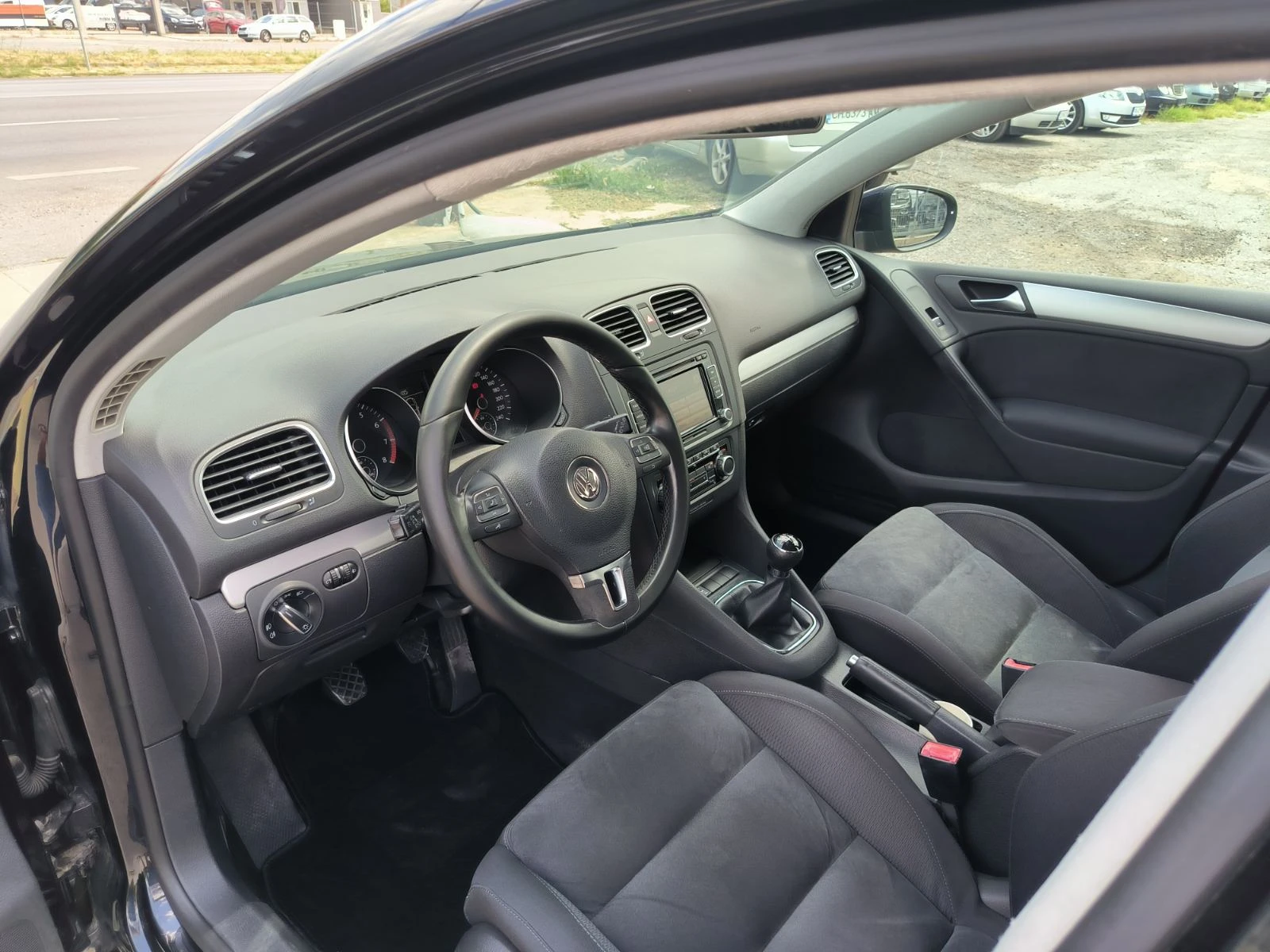VW Golf 1.6i-Bi-Fuel-Euro-5A, снимка 13 - Автомобили и джипове - 55571794