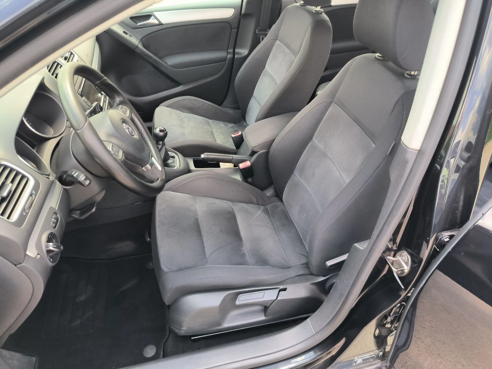 VW Golf 1.6i-Bi-Fuel-Euro-5A, снимка 15 - Автомобили и джипове - 55571794
