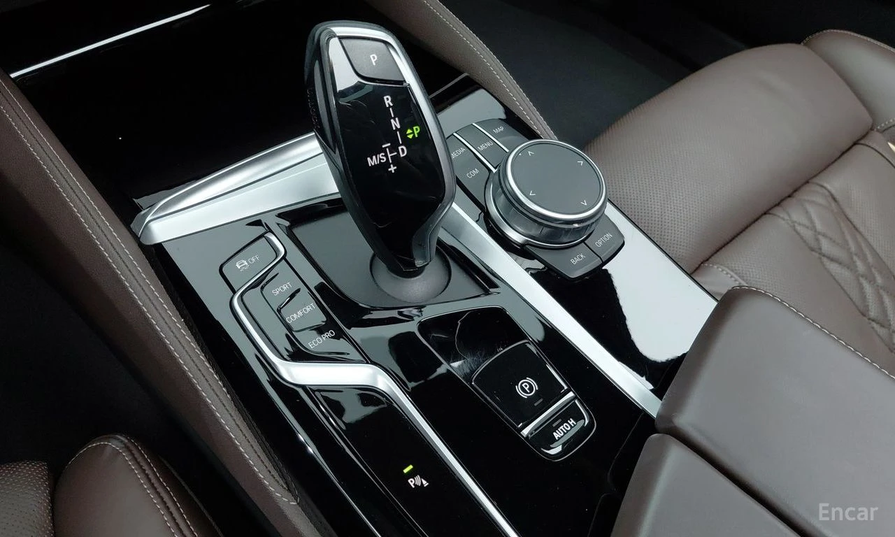BMW 530 i* XDRIVE* M SPORT* INDIVIDUAL* ОБДУХ* КРАЙНА ЦЕНА, снимка 11 - Автомобили и джипове - 55983733