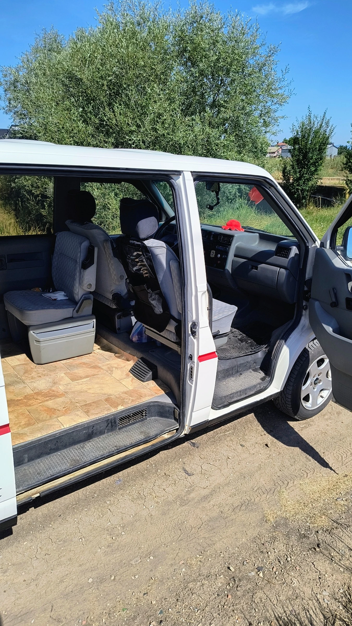 VW Multivan T4, снимка 16 - Автомобили и джипове - 56205624
