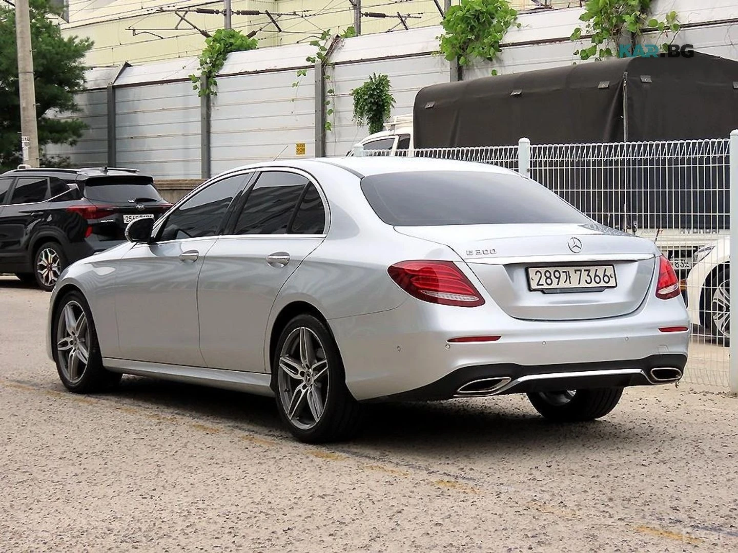 Mercedes-Benz E 250 AMG* КОЖА* ОБДУХВ* НАВИ, снимка 3 - Автомобили и джипове - 56224005