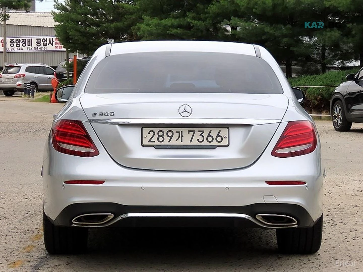 Mercedes-Benz E 250 AMG* КОЖА* ОБДУХВ* НАВИ, снимка 4 - Автомобили и джипове - 56224005