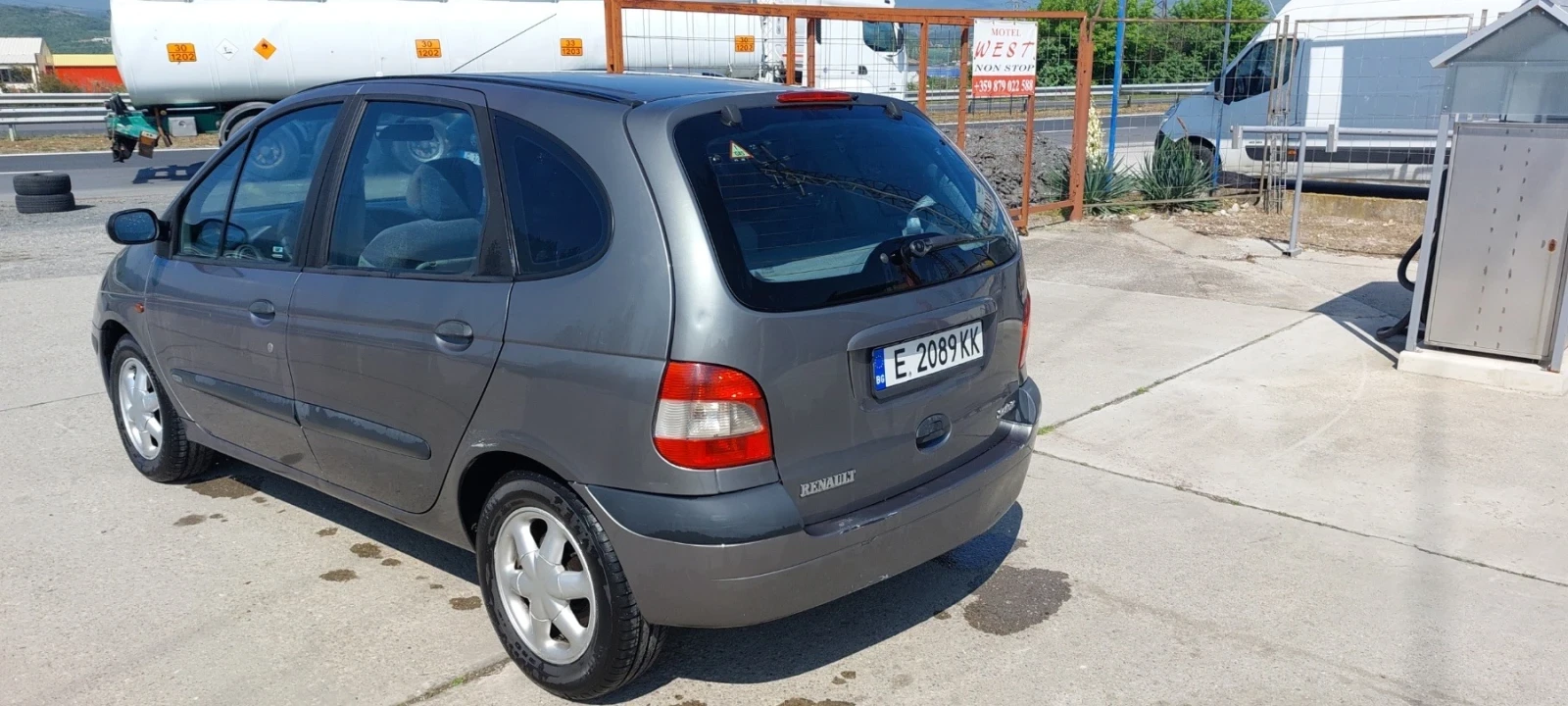 Renault Scenic, снимка 2 - Автомобили и джипове - 56267359