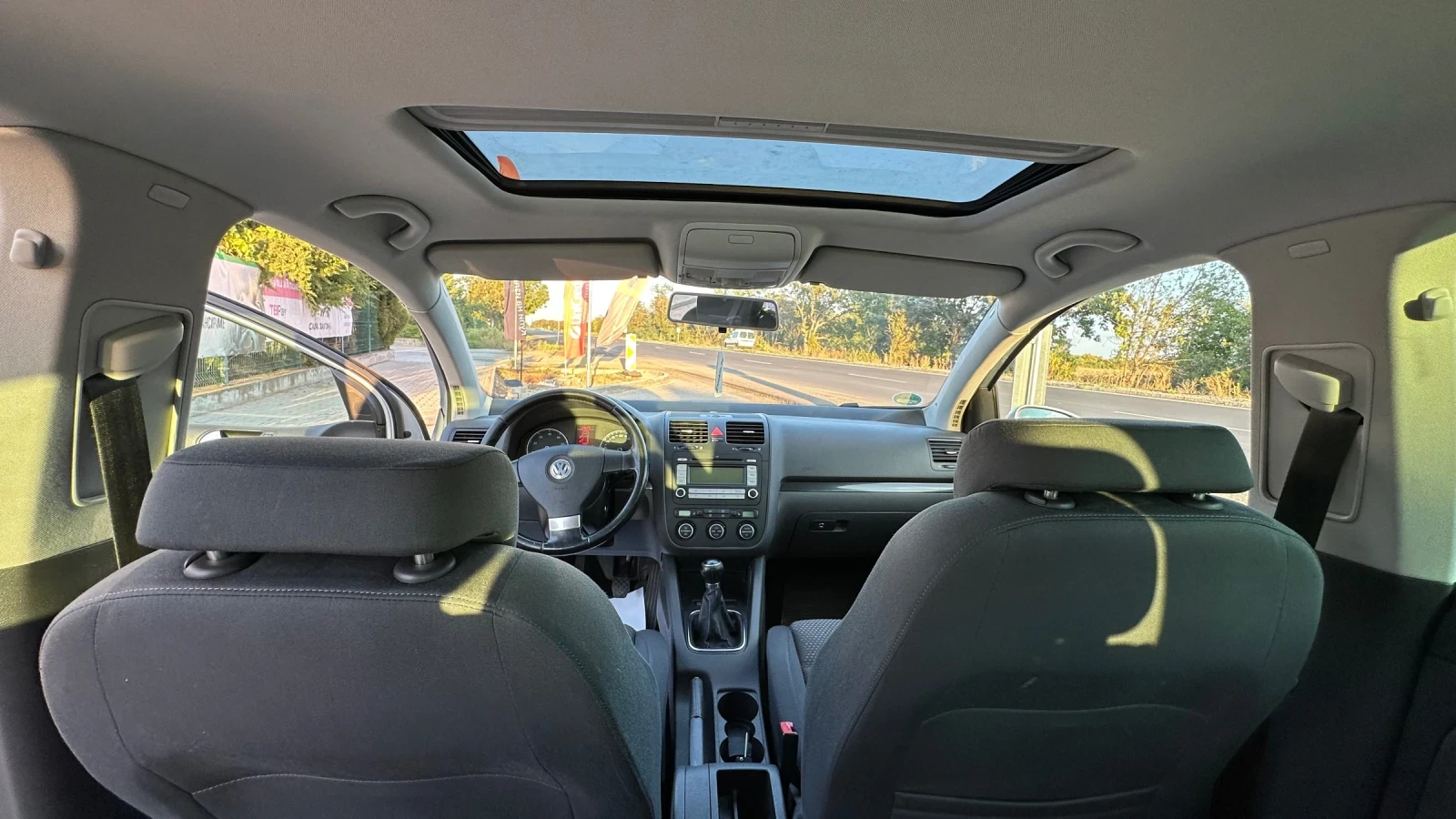 VW Golf 6 скорости Климатроник Люк Обслужен , снимка 10 - Автомобили и джипове - 56299064