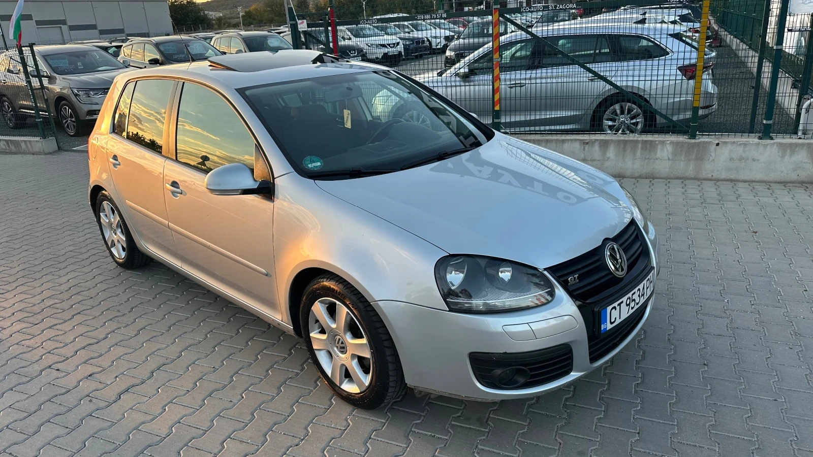 VW Golf 6 скорости Климатроник Люк Обслужен , снимка 6 - Автомобили и джипове - 56299064