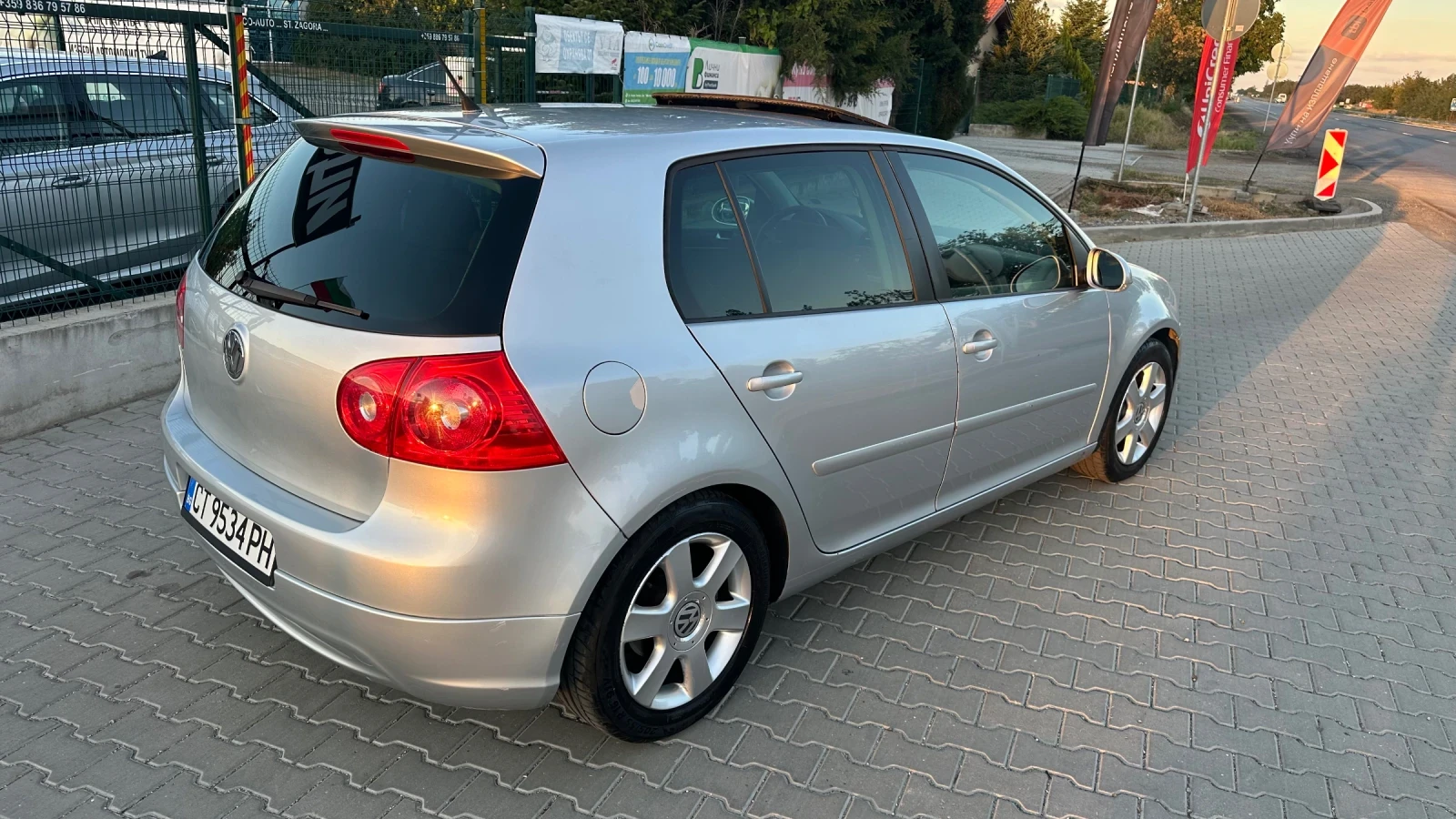 VW Golf 6 скорости Климатроник Люк Обслужен , снимка 4 - Автомобили и джипове - 56299064
