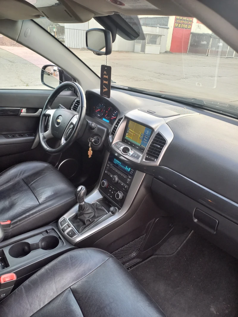 Chevrolet Captiva, снимка 10 - Автомобили и джипове - 48002163