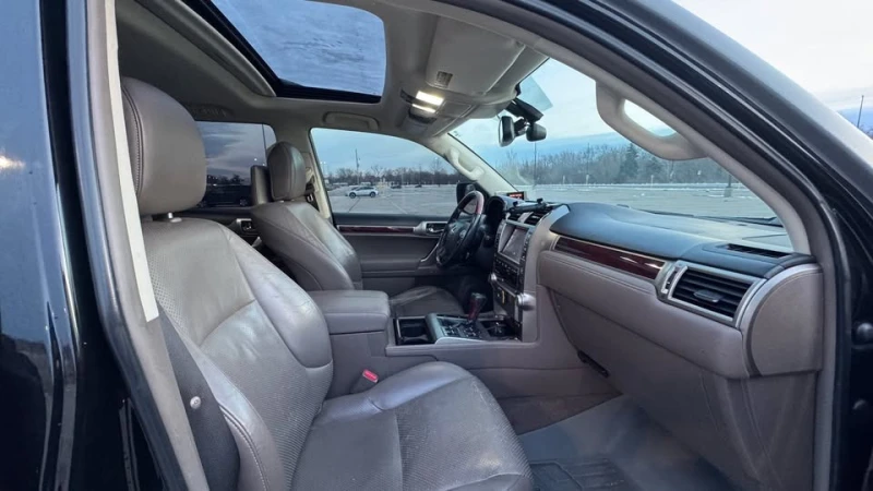 Lexus GX 460 * * Ultra Premium Overland* * AWD* * , снимка 11 - Автомобили и джипове - 53032368