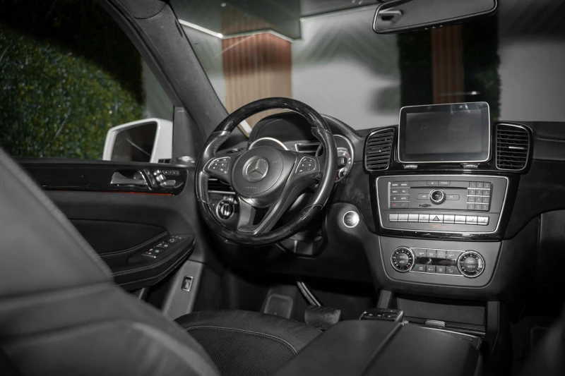 Mercedes-Benz GLS 500 Mercedes-Benz GLS 500 Mercedes-Benz GLS 500 AMG* P, снимка 13 - Автомобили и джипове - 53221791