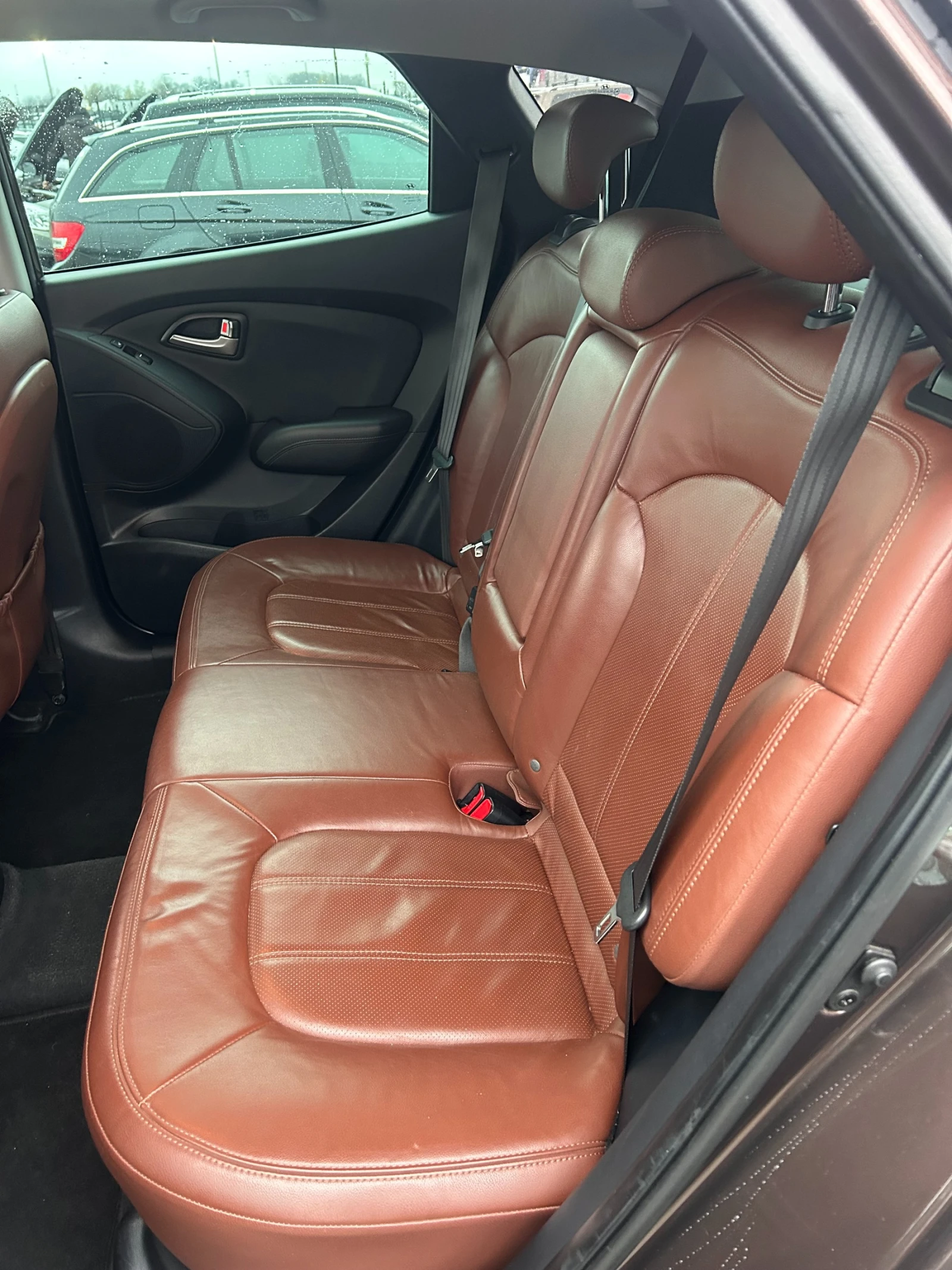 Hyundai IX35 2.0CRDI 4WD AVTOMAT/PANORAMA/KOJA/NAVI EURO 5 | Mobile.bg   10