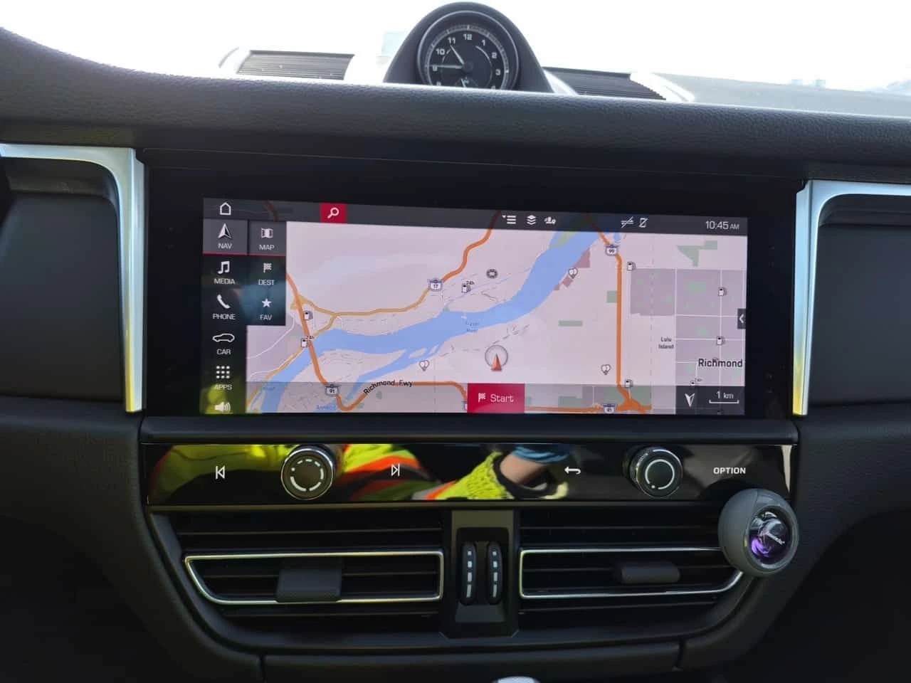 Porsche Macan * T * CARFAX * ПАНОРАМА * BOSE * ОБДУХВАНЕ - изображение 10