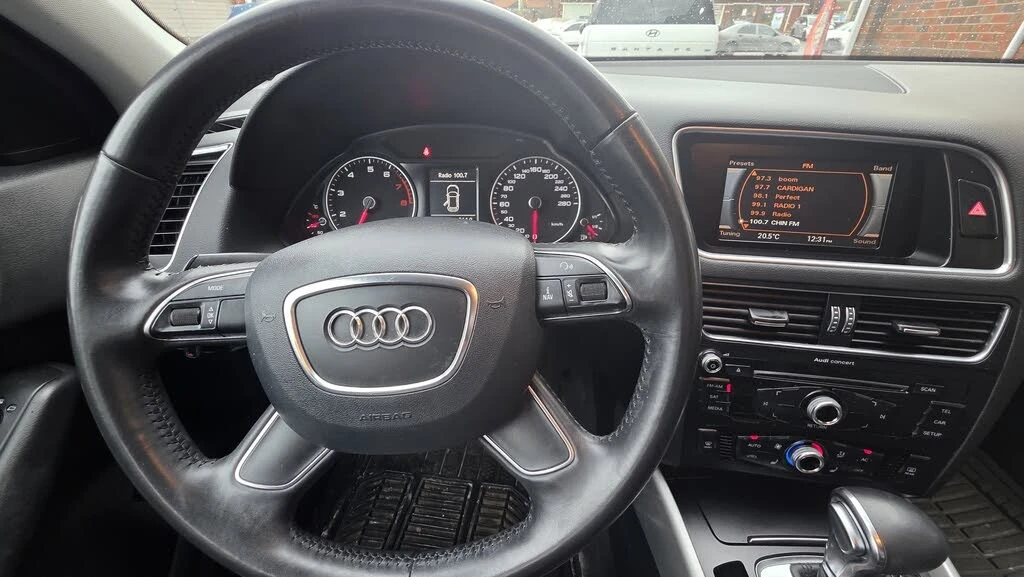 Audi Q5 Komfort * Quattro * АвтоКредит (ЦЕНА ДО БГ), снимка 8 - Автомобили и джипове - 53991282