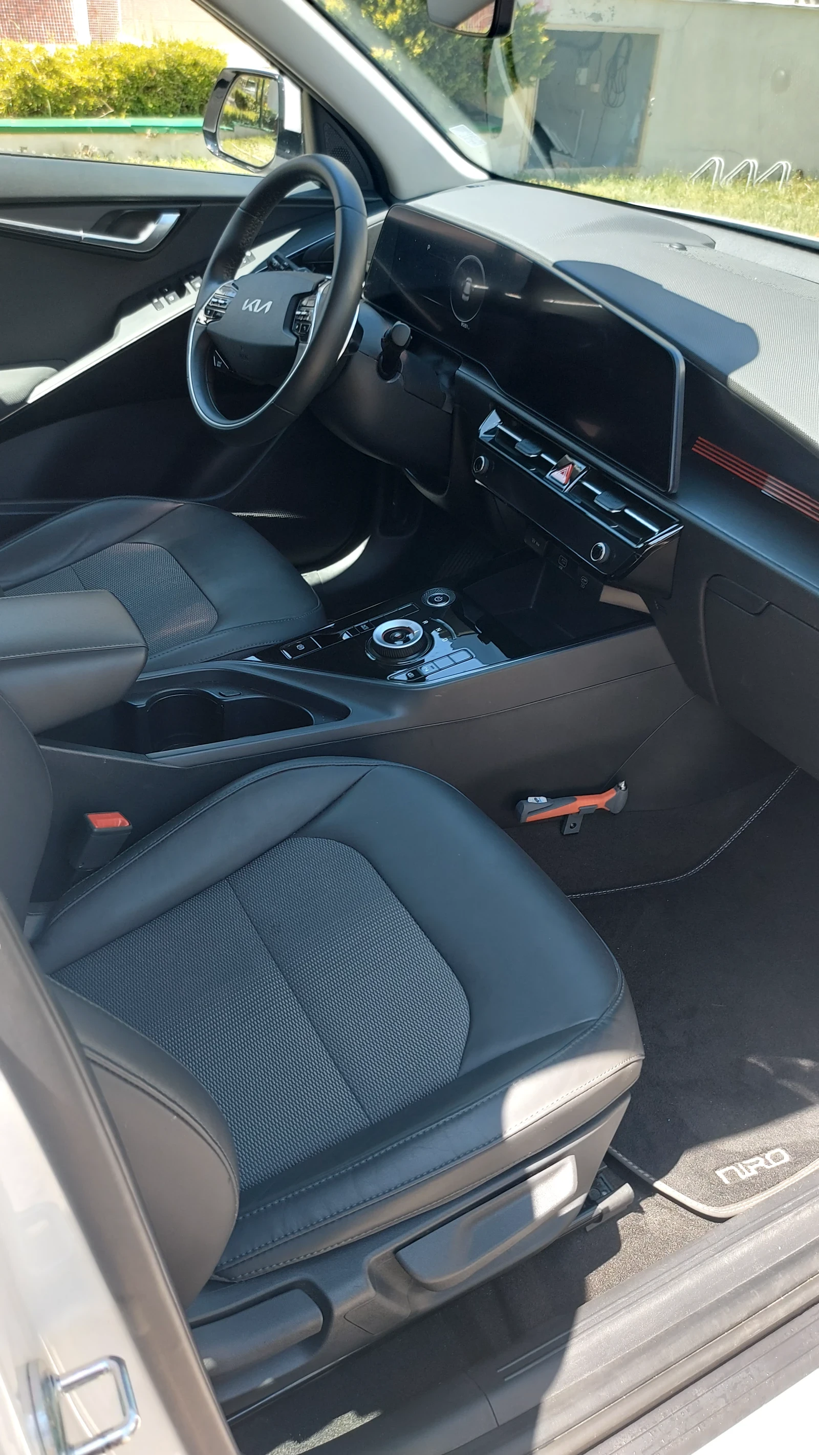 Kia Niro, снимка 6 - Автомобили и джипове - 54527303