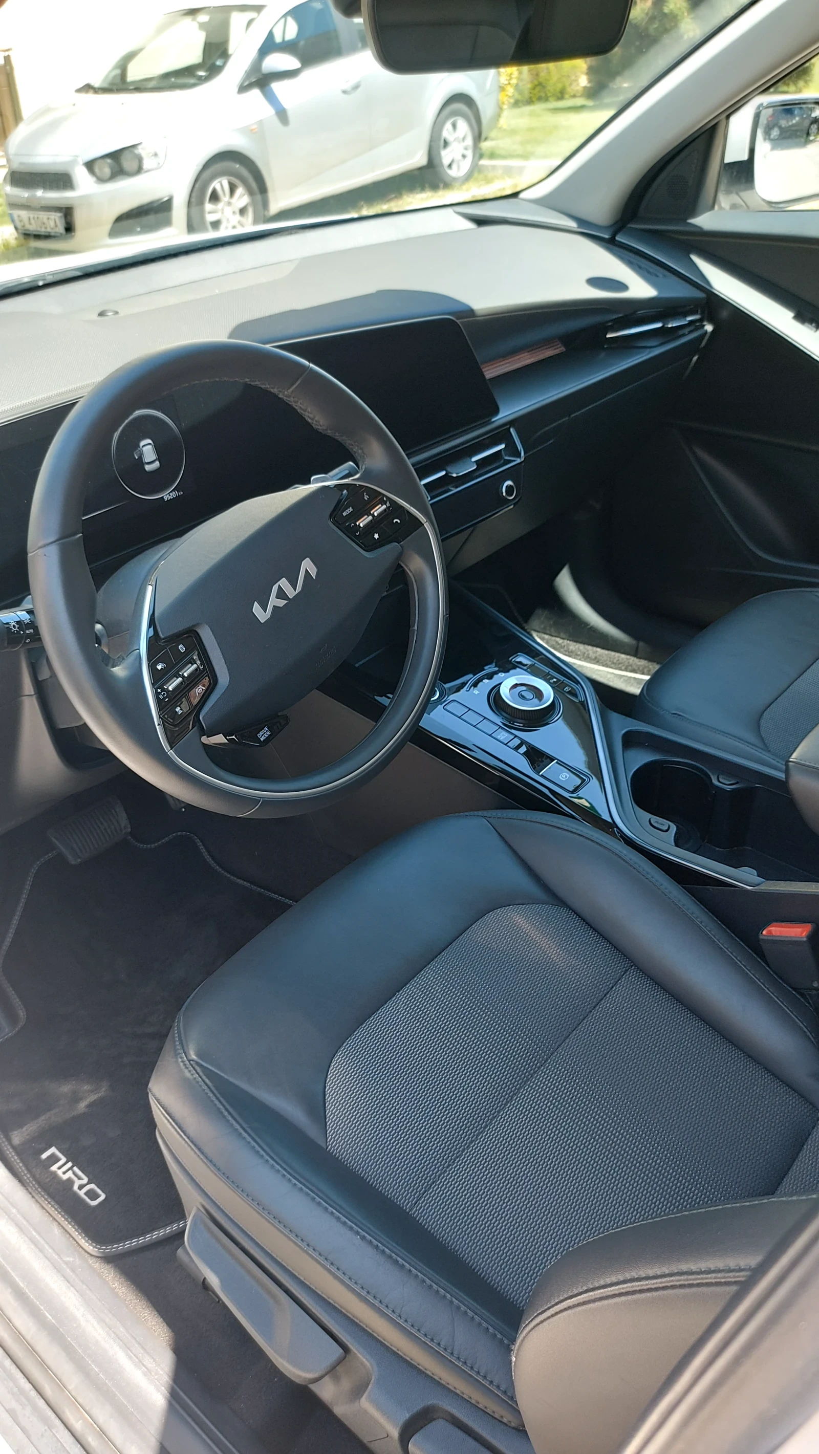 Kia Niro, снимка 5 - Автомобили и джипове - 54527303