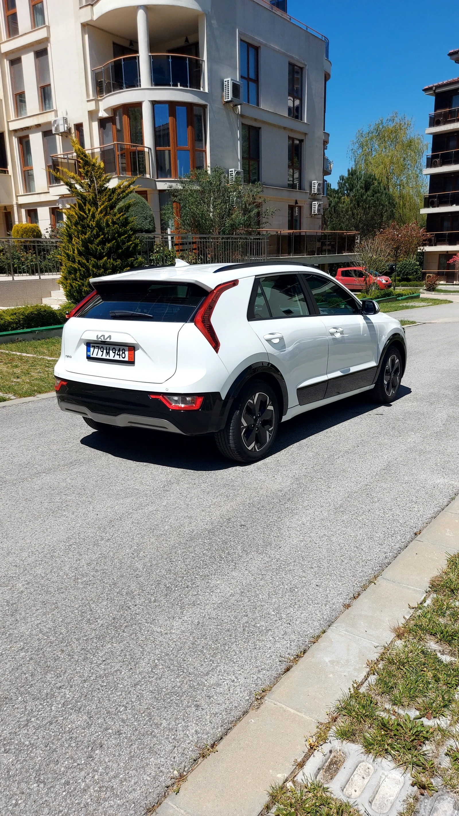 Kia Niro, снимка 4 - Автомобили и джипове - 54527303