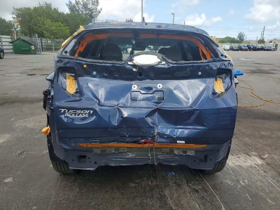 Hyundai Tucson, снимка 6 - Автомобили и джипове - 54707785