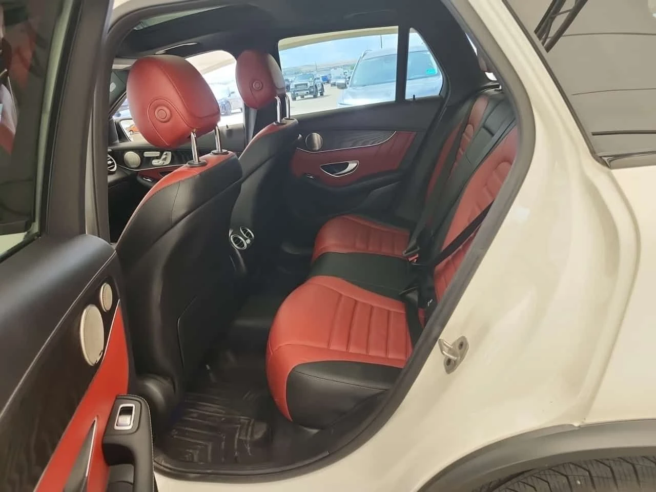 Mercedes-Benz GLC 43 AMG ПОДГРЕВИ * ПАНО * KEYLESS * АВТОКРЕДИТ, снимка 12 - Автомобили и джипове - 54738216