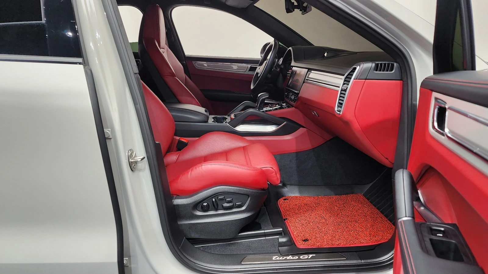 Porsche Cayenne Turbo GT НАЛИЧНА КРАЙНА ЦЕНА, снимка 11 - Автомобили и джипове - 55227125