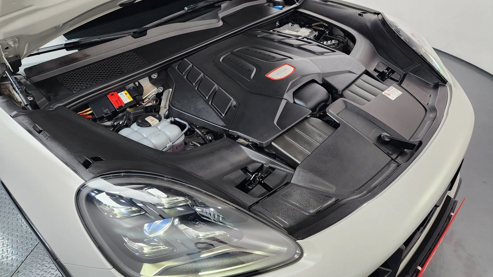 Porsche Cayenne Turbo GT НАЛИЧНА КРАЙНА ЦЕНА, снимка 6 - Автомобили и джипове - 55227125