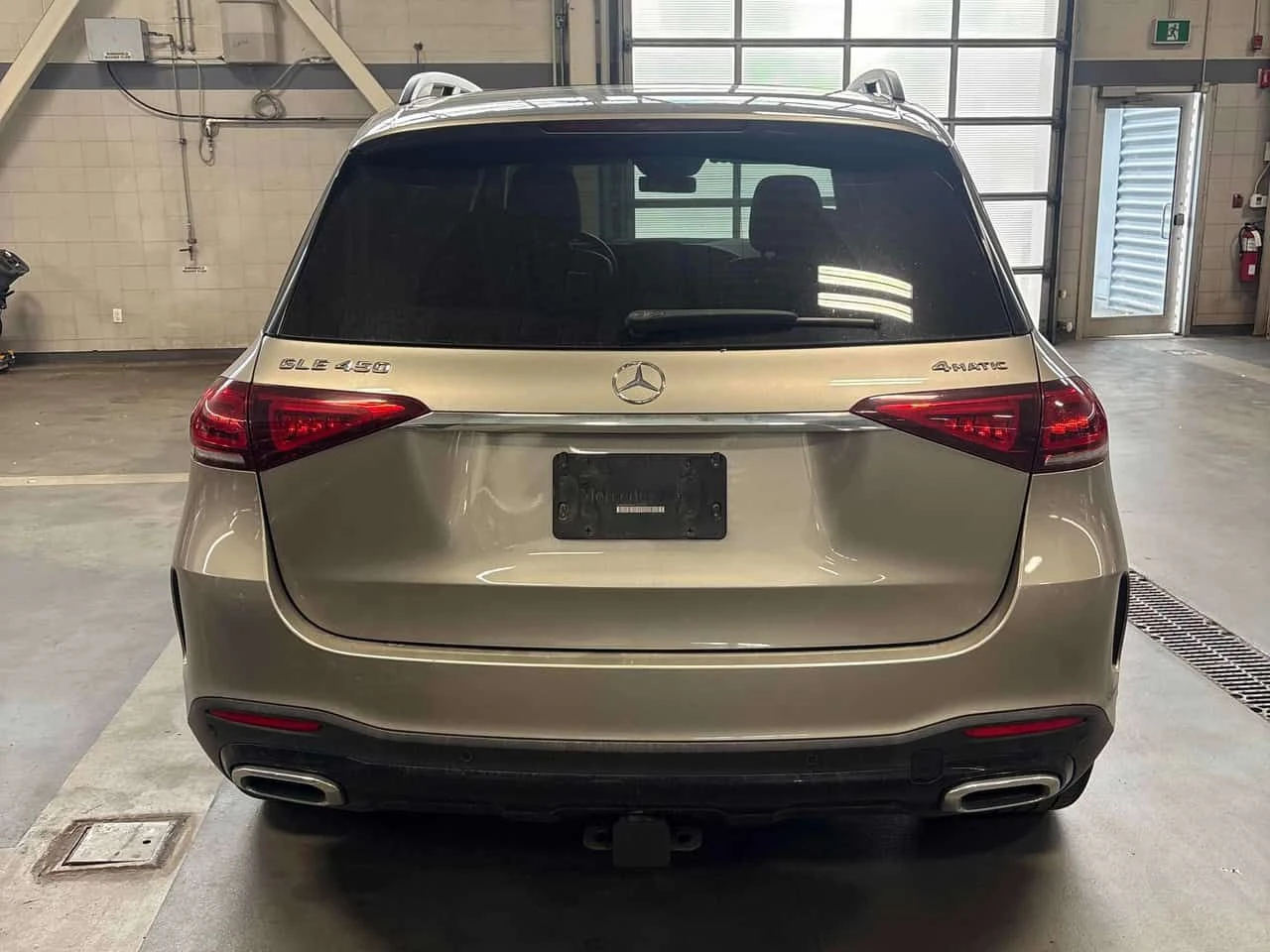 Mercedes-Benz GLE 450 4MATIC | CARFAX | АВТОКРЕДИТ БЕЗ ПЪРВОНАЧАЛНА, снимка 5 - Автомобили и джипове - 55601487