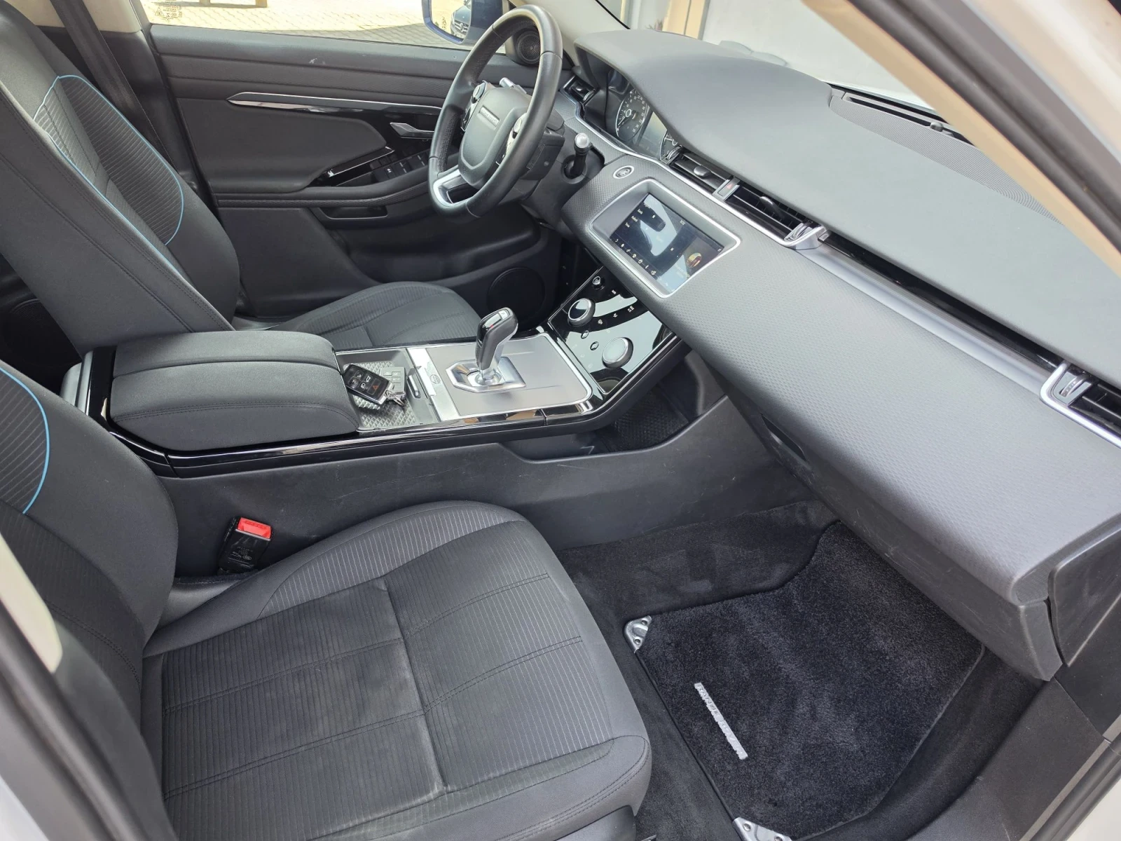 Land Rover Range Rover Evoque 2.0 HIBRID, снимка 11 - Автомобили и джипове - 55884441
