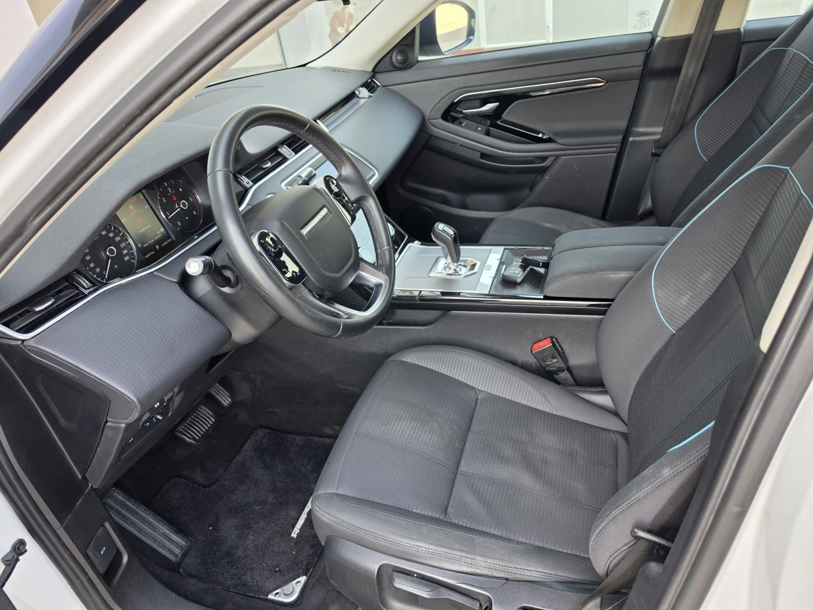 Land Rover Range Rover Evoque 2.0 HIBRID, снимка 10 - Автомобили и джипове - 55884441