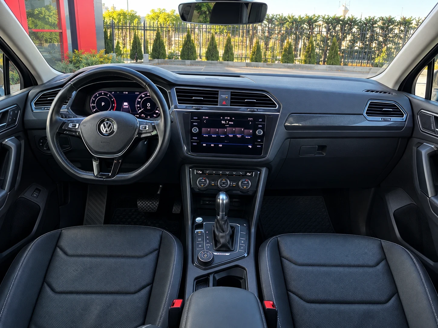 VW Tiguan, снимка 6 - Автомобили и джипове - 56568874
