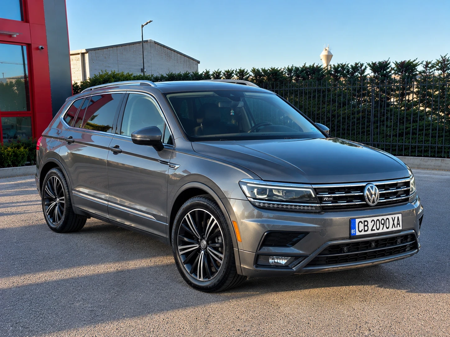 VW Tiguan, снимка 4 - Автомобили и джипове - 56568874