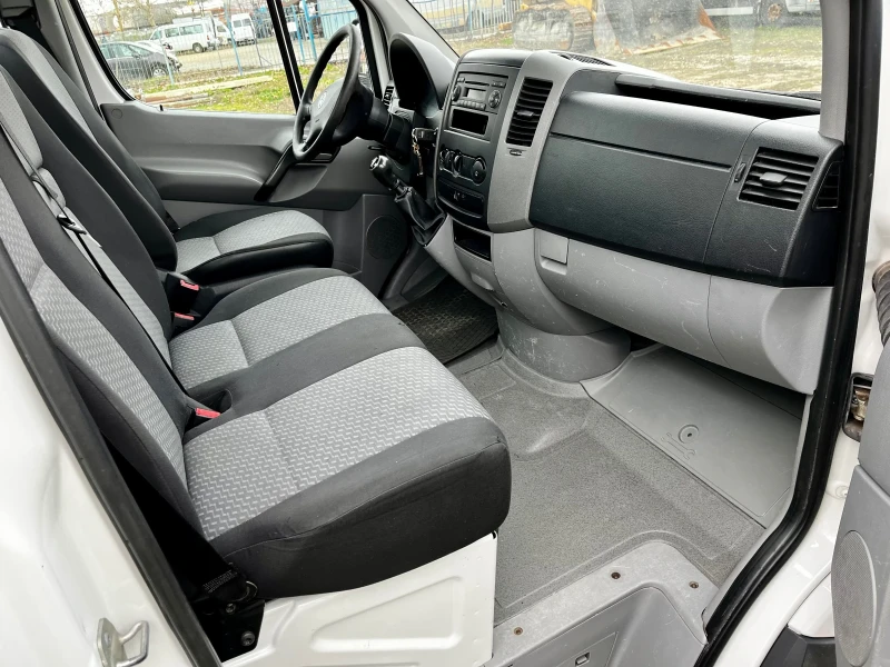 VW Crafter 2.0TDI, снимка 8 - Бусове и автобуси - 49022949