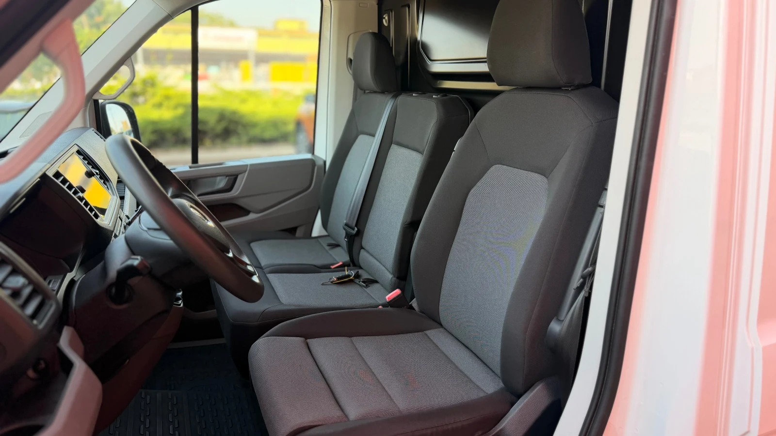 VW Crafter CARPLAY/НОВ/2 КЛЮЧА/ПЕЧКА, снимка 7 - Бусове и автобуси - 55640668