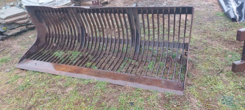 Багер New Holland LB115.B, снимка 10 - Индустриална техника - 53295863