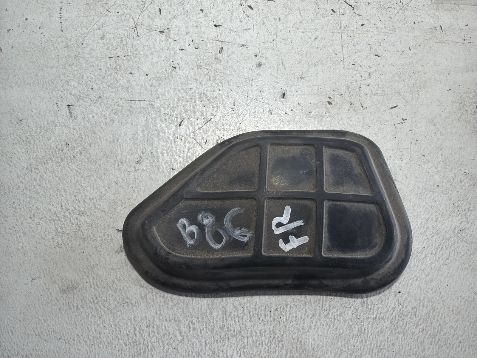 капачка дясна 8K0803594 Audi A4